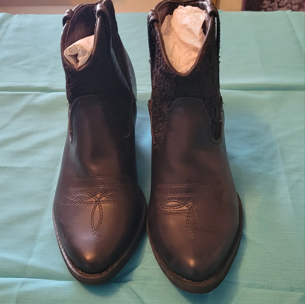 Very Volatile black bootie
